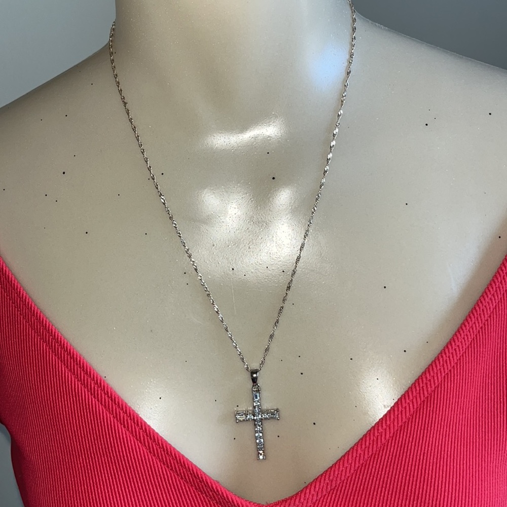 Silver 925 Italy Necklace with Diamond Cross NWOT - Picture 2 of 4